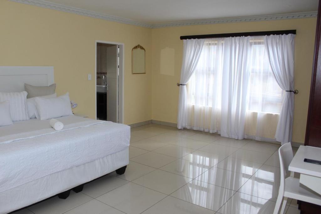 Dineo'S Lodge And Spa Burgersfort Exterior photo